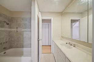 130 Sugar Berry Cir, Houston, TX 77024 - Photo 20