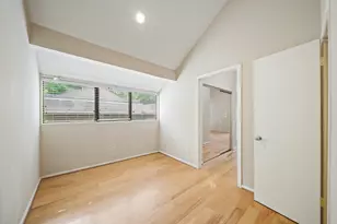 130 Sugar Berry Cir, Houston, TX 77024 - Photo 12