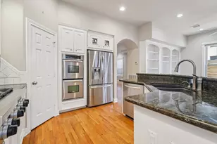 1951 W Clay St, Houston, TX 77019 - Photo 10