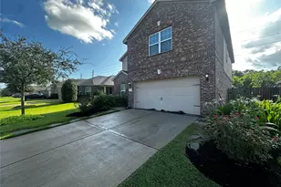 9418 Opal Gates Dr, Rosharon, TX 77583 - Photo 4