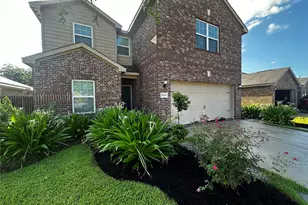 9418 Opal Gates Dr, Rosharon, TX 77583 - Photo 2