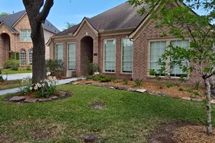 106 Palm Castle, League City, TX 77573 - Photo 2