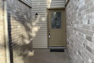 2915 Garden Ln, Sugar Land, TX 77479 - Photo 2