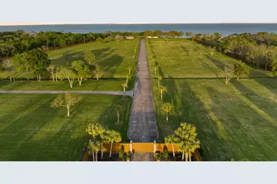 102 S R Street, La Porte, TX 77571 - Photo 2