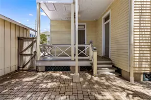 2002 Avenue K, Galveston, TX 77550 - Photo 32