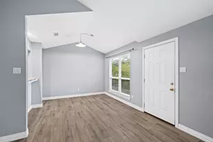 8 Hideaway Dr, Friendswood, TX 77546 - Photo 4