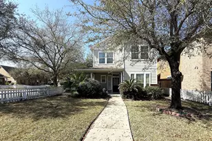 7138 Sun Village Dr, Houston, TX 77083 - Photo 2