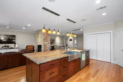 2720 Lighthouse Drive, Houston, TX 77058 - Photo 6