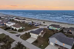 13001 John Reynolds Rd, Galveston, TX 77554 - Photo 24