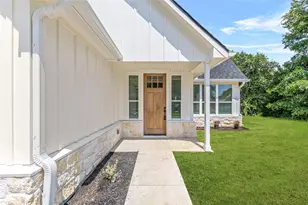 2398 Valley Dr, Brenham, TX 77833 - Photo 2