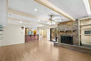1101 Clark St, Yoakum, TX 77995 - Photo 6