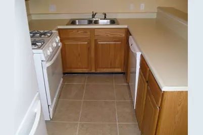 5810 Twisted Pine Court #B, Houston, TX 77039 - Photo 4