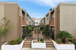 424 15th St, Galveston, TX 77550 - Photo 1