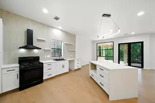 12625 Memorial Dr, Houston, TX 77024 - Photo 12