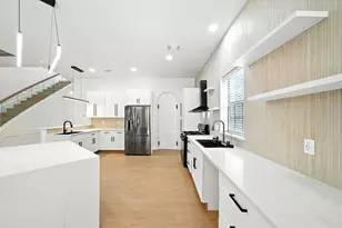 12625 Memorial Dr, Houston, TX 77024 - Photo 10