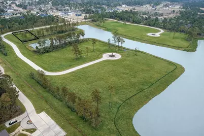 35 Sunlit Song Lane, Tomball, TX 77377 - Photo 2