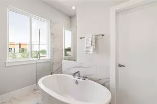 1702 Bringhurst St, Houston, TX 77020 - Photo 22