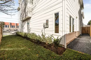 1702 Bringhurst St, Houston, TX 77020 - Photo 32