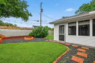 7806 Edgemoor Dr, Houston, TX 77036 - Photo 18