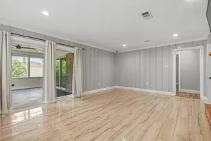 7806 Edgemoor Dr, Houston, TX 77036 - Photo 6