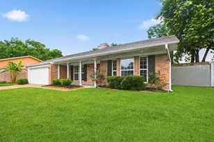 7806 Edgemoor Dr, Houston, TX 77036 - Photo 2
