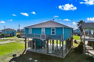 940 Driftwood Dr, Crystal Beach, TX 77650 - Photo 6