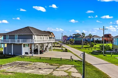 940 Driftwood Drive, Crystal Beach, TX 77650 - Photo 10