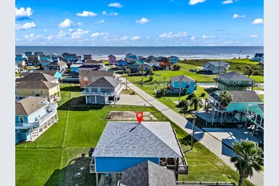 940 Driftwood Drive, Crystal Beach, TX 77650 - Photo 8