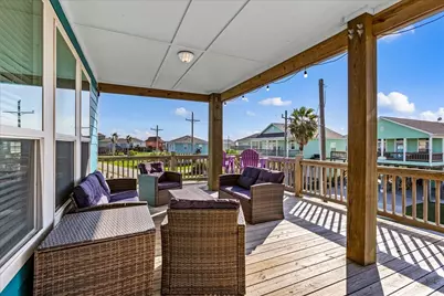 940 Driftwood Drive, Crystal Beach, TX 77650 - Photo 14
