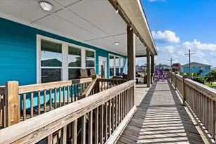 940 Driftwood Dr, Crystal Beach, TX 77650 - Photo 12