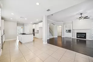 1611 Hill Spring Dr, Sugar Land, TX 77479 - Photo 8