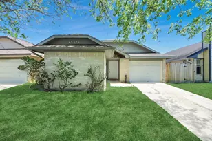 23326 Prairie Bird Dr, Spring, TX 77373 - Photo 2