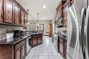 1856 Rollingwood Dr, Huntsville, TX 77340 - Photo 2