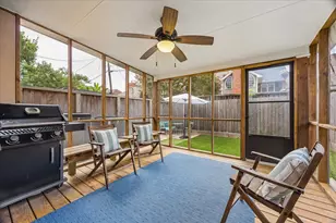 1614 Castle Ct, Houston, TX 77006 - Photo 18