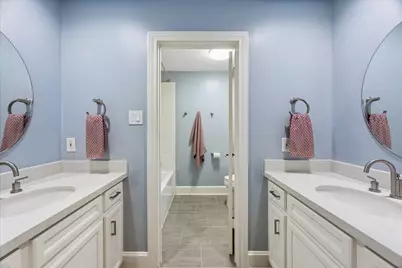 1614 Castle Court, Houston, TX 77006 - Photo 24