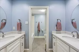 1614 Castle Ct, Houston, TX 77006 - Photo 24