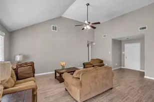 6522 Redding Springs Ln, Houston, TX 77086 - Photo 10