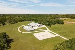 1235 Kelley Woods Ln, Franklin, TX 77856 - Photo 4