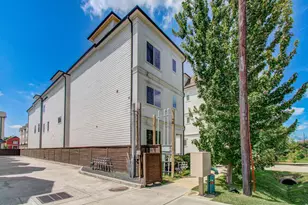 1222 W 24th St, Houston, TX 77008 - Photo 2