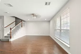 1520 Sherwood Forest St, Houston, TX 77043 - Photo 2
