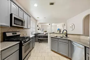 2915 Laurel Brook Ln, Pearland, TX 77584 - Photo 4