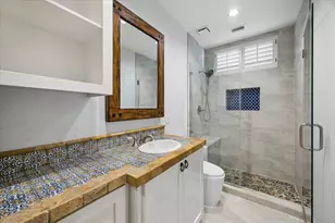 1106 Bayou Island Dr, Houston, TX 77063 - Photo 14