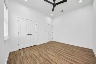 207 Manor Ave, Arcola, TX 77583 - Photo 6