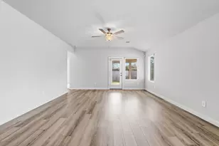 18037 Martin Pines Dr, Conroe, TX 77316 - Photo 6