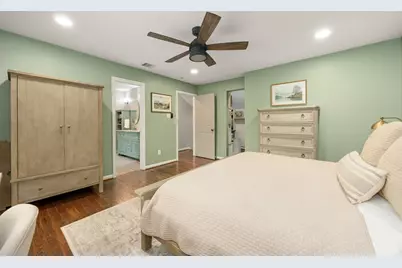 10831 Britoak Lane, Houston, TX 77079 - Photo 14