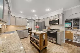 10831 Britoak Ln, Houston, TX 77079 - Photo 24