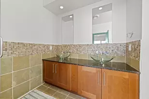 5628 Kiam St, Houston, TX 77007 - Photo 18