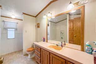 3014 Bay Oaks Harbor Dr, Baytown, TX 77523 - Photo 6