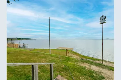 3014 Bay Oaks Harbor Drive, Baytown, TX 77523 - Photo 18