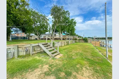 3014 Bay Oaks Harbor Drive, Baytown, TX 77523 - Photo 16